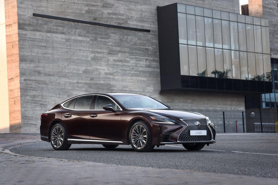  Lexus LS500 2018 года  (ZA) (фото 29 из 46)